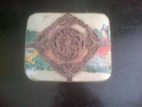 Absolutely beautiful tibetan trinket holder