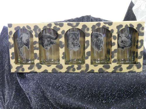 Heavy glass Tumblers - Big 5 decorated - still in its box.- weighs 1.3 kg - as new