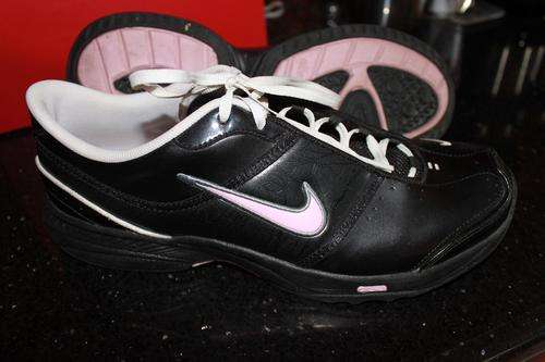 Nike trainers. Black and pink size 7
