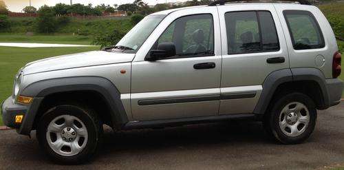 JEEP CHEROKEE 4x4 AUTO FULL HSE 3.7L