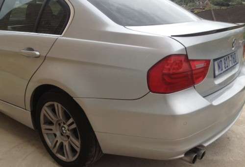 BMW 323i FULL HSE WITH SUNROOF