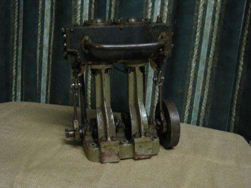 STEAM ENGINE AS USED BY MODEL ENGINEERS FOR MINIATURE RAILWAY