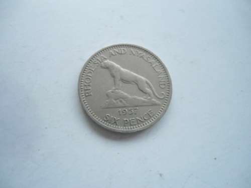 RHODESIA AND NYASALAND SIX PENCE 1957