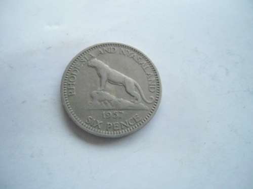 RHODESIA AND NYASALAND SIX PENCE 1957