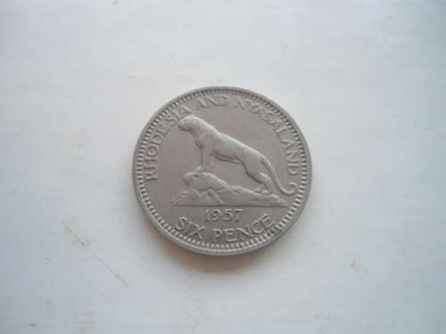 RHODESIA AND NYASALAND SIX PENCE 1957
