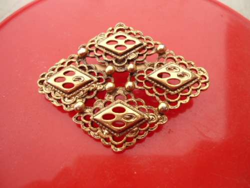VINTAGE BROOCHE