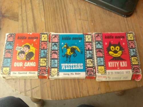 RARE FIND A VINTAGE Honipet CINE FILM PROJECTOR WITH 3 CHILDREN FILMS.MOTOR +LAMP WORKING