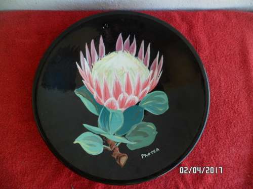 STUNNING BIG HAND PAINTED PLATE BY CONTI