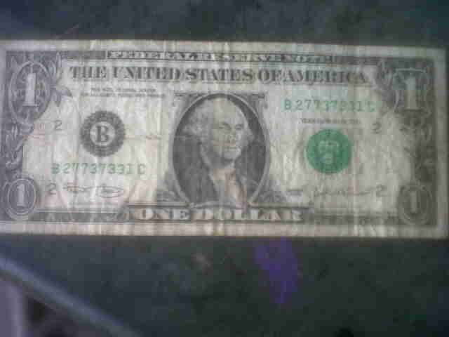 nice american ONE DOLLAR 1989 note up for grabs