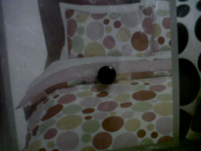 WOW A PEBBLES COLOURFUL DOTS DUVET COVER SET.DUVET COVER+PILLOWCASE BARGAIN