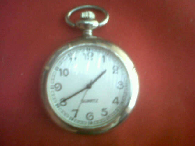 WOW STUNNING CONDITION COLLECTORS QUARTZ POCKET WATCH(not sure if working)