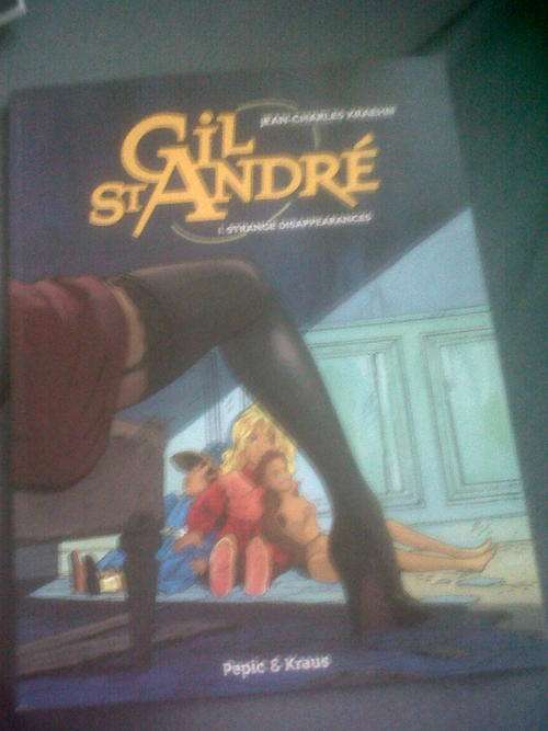 NICE BIG COMIC BOOK LIKE NEW UP FOR GRABS,BARGAIN