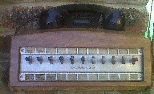 Rare find,Specially in this condition!!a Vintage DICTOGRAPH telephone