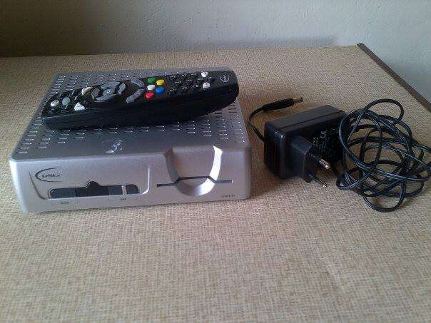DSTV DECODER WITH REMOTE,GOOD WORKING CONDITION