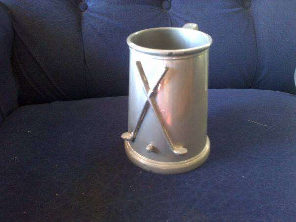VINTAGE 1977 MADE IN ENGLAND PEWTER MUG WITH HOCKEY STICKS ON