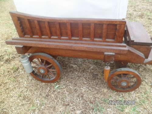 STUNNING AFRIKANA HANDGEMAAKTE OSSE WAE