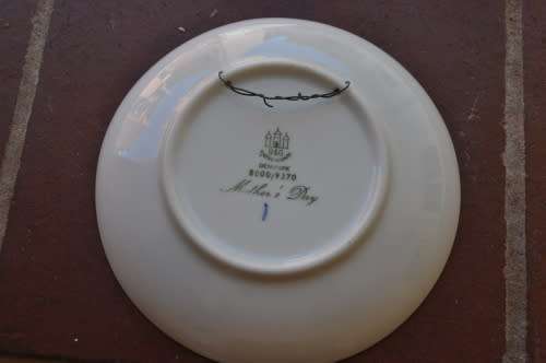 ROYAL COPENHAGEN MOTHERS DAY PLATE 1970-IN EXCELLENT CONDITION