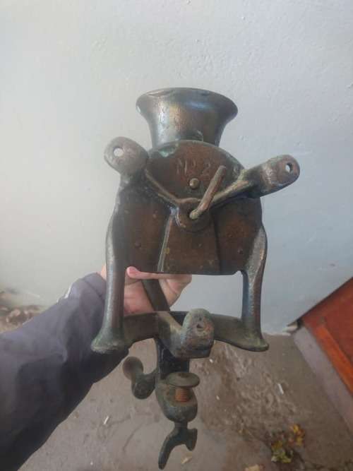 NO 2 LONDON COFFEE GRINDER.WORKING,