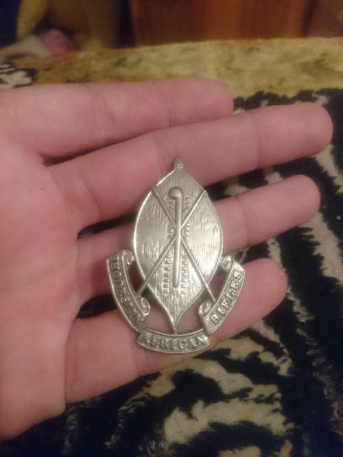 RHODESIAN AFRICAN RIFLES DAMAGED  BADGE