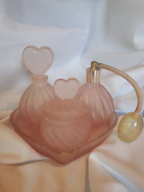 Pretty Pink glass Dressing table set*