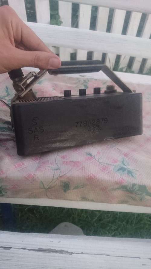 Rare find a SAR radio.no idee if it works.dont know how to test it.selling as is