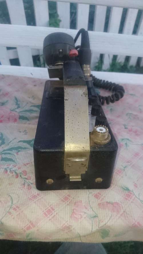 Rare find a SAR radio.no idee if it works.dont know how to test it.selling as is