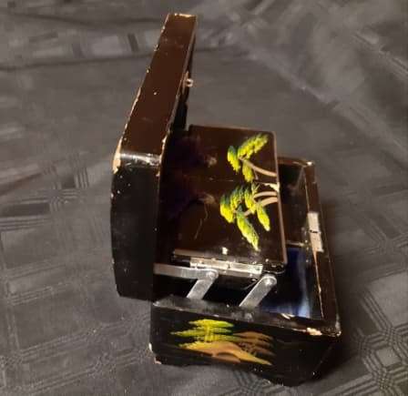 REMARKABLE AND HIGHLY ADORNED ANTIQUE ORIENTAL HAND-PAINTED WOODEN MUSICAL JEWELRY BOX, WORKING