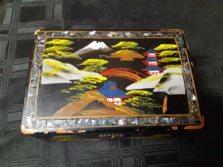 REMARKABLE AND HIGHLY ADORNED ANTIQUE ORIENTAL HAND-PAINTED WOODEN MUSICAL JEWELRY BOX, WORKING