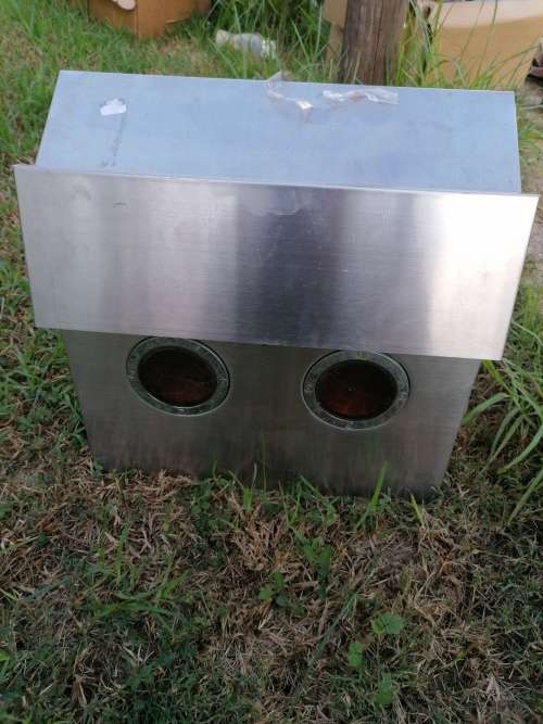 Stainless steel letterbox. Needs new6lovk. Key broke inside