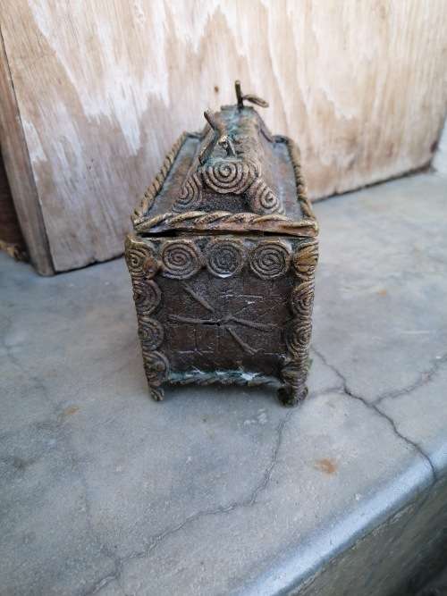 Antique tribal trinket holder