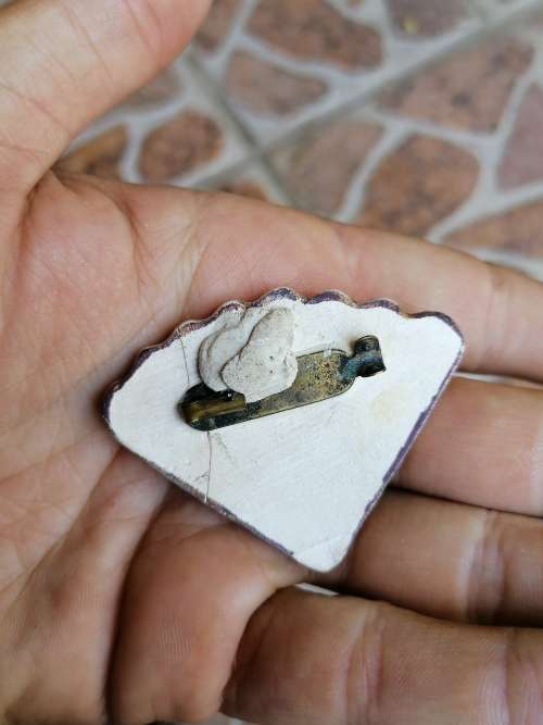 Vintage brooch needs repair