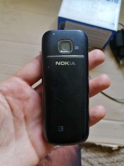 Working Nokia 2700 with charger and booklet