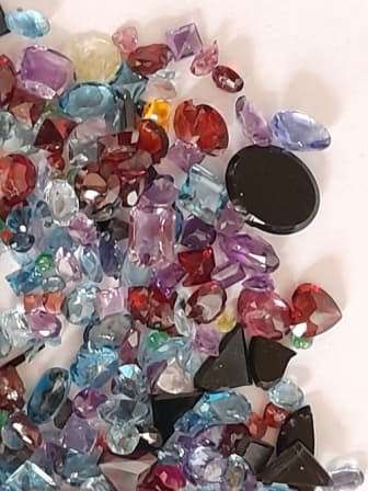 collection of 1140,00ct damaged and chipped gemstones huge amount of stones