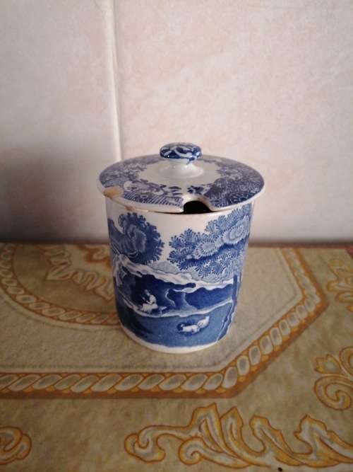copeland spode`s italian england sugar holder small chip on lid