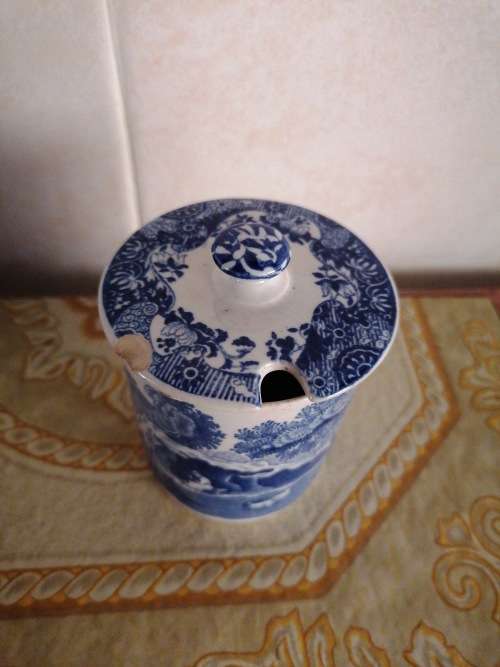 copeland spode`s italian england sugar holder small chip on lid