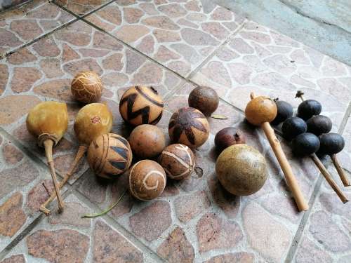 Joblot african items, some musical
