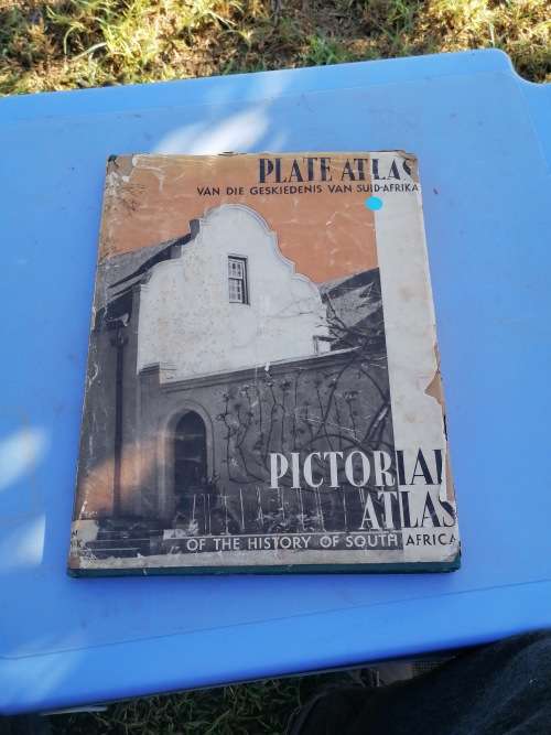 Pictorial Atlas Of The History Of The Union Of South Africa / Plate-Atlas Van Die Geskiedenis