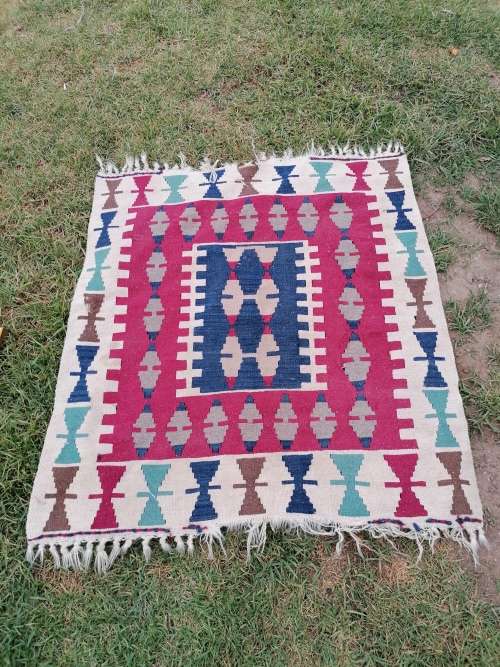 Small kelim carpet. Some damage as per picture