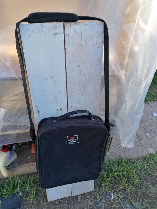 Original play station 1 bag. Good condition