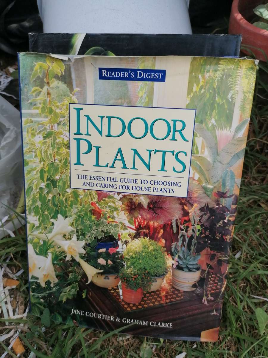 Indoor Plants: The Essential Guide to Choosing and Caring for House Plants by Jane Courtier & Graham
