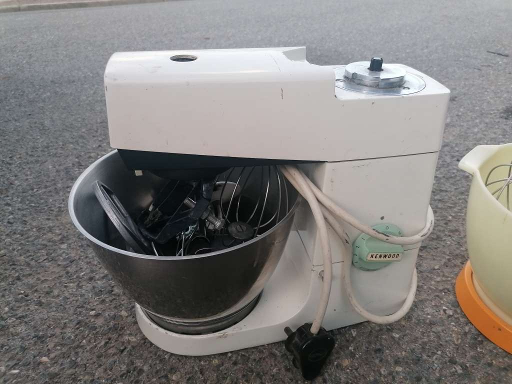2 vintage Kenwood mixers for spares or repair
