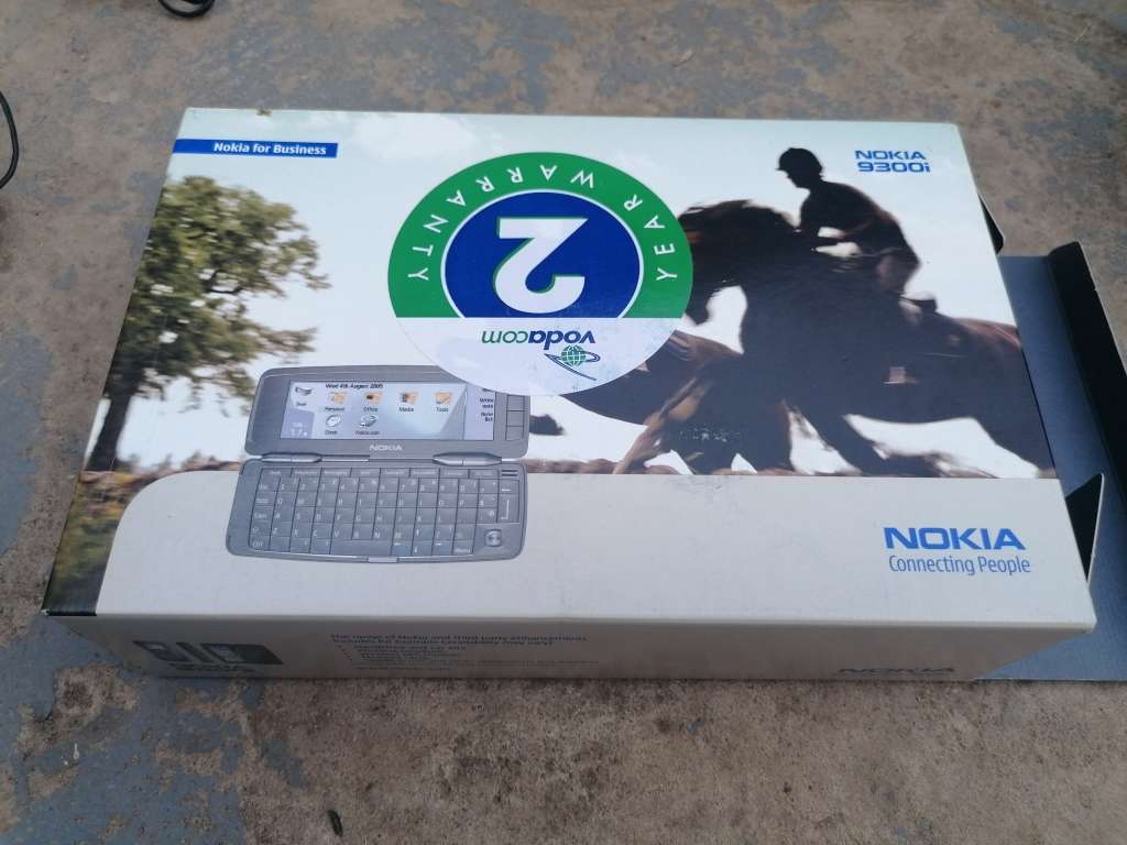 Rare find a Original NOKIA 9300I CELLPHONE with box