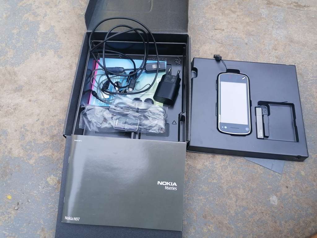 Rare find a original NOKIA N97 cellphone with box
