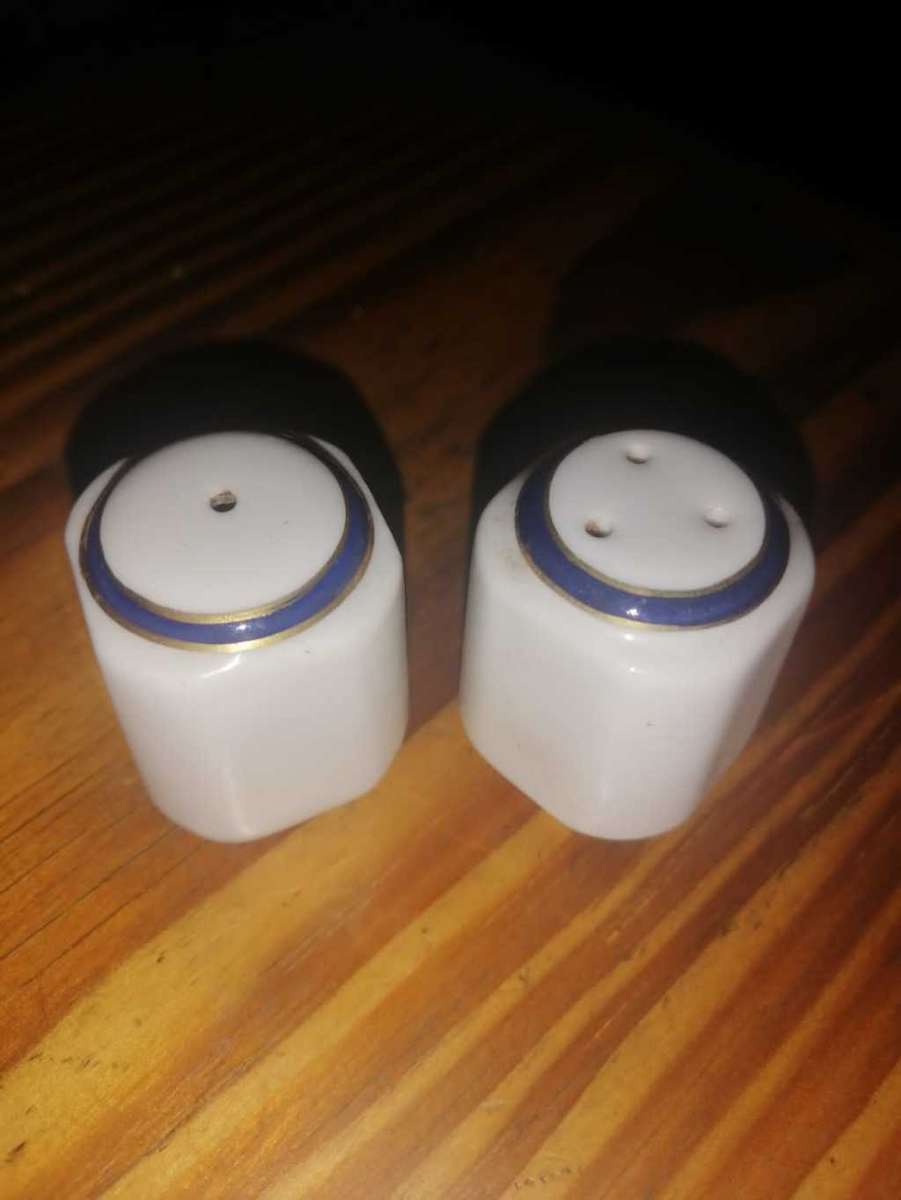 South African Airways porcelain salt & pepper cellar set used on 1st class
