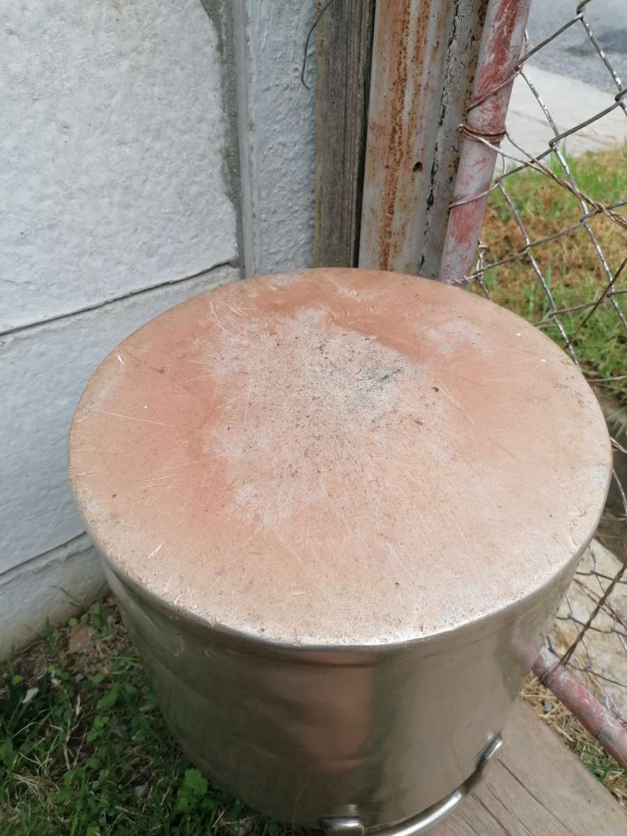 Vintage 5Gal Clover milk can. Sadly no lid. Nice piece of history