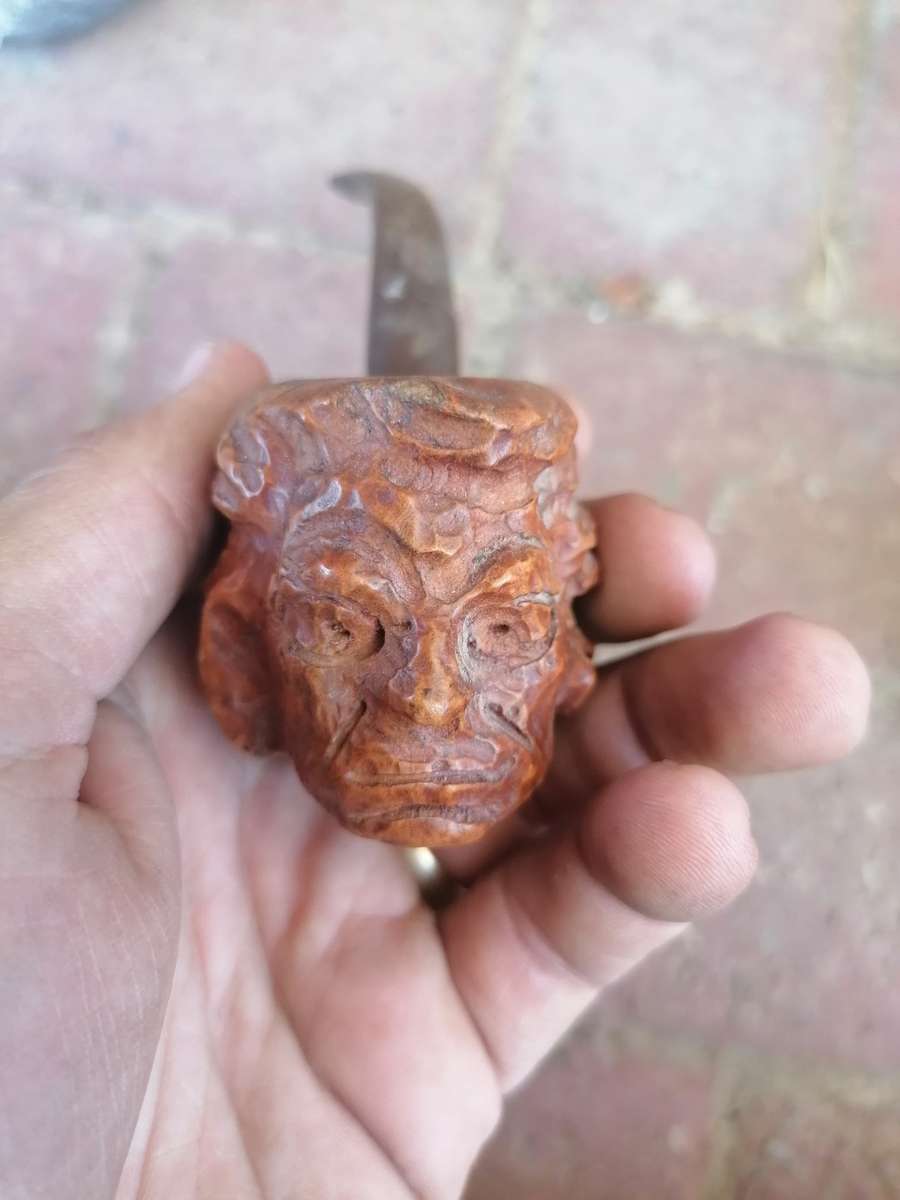 Vintage carved smoking pype condition as per picture