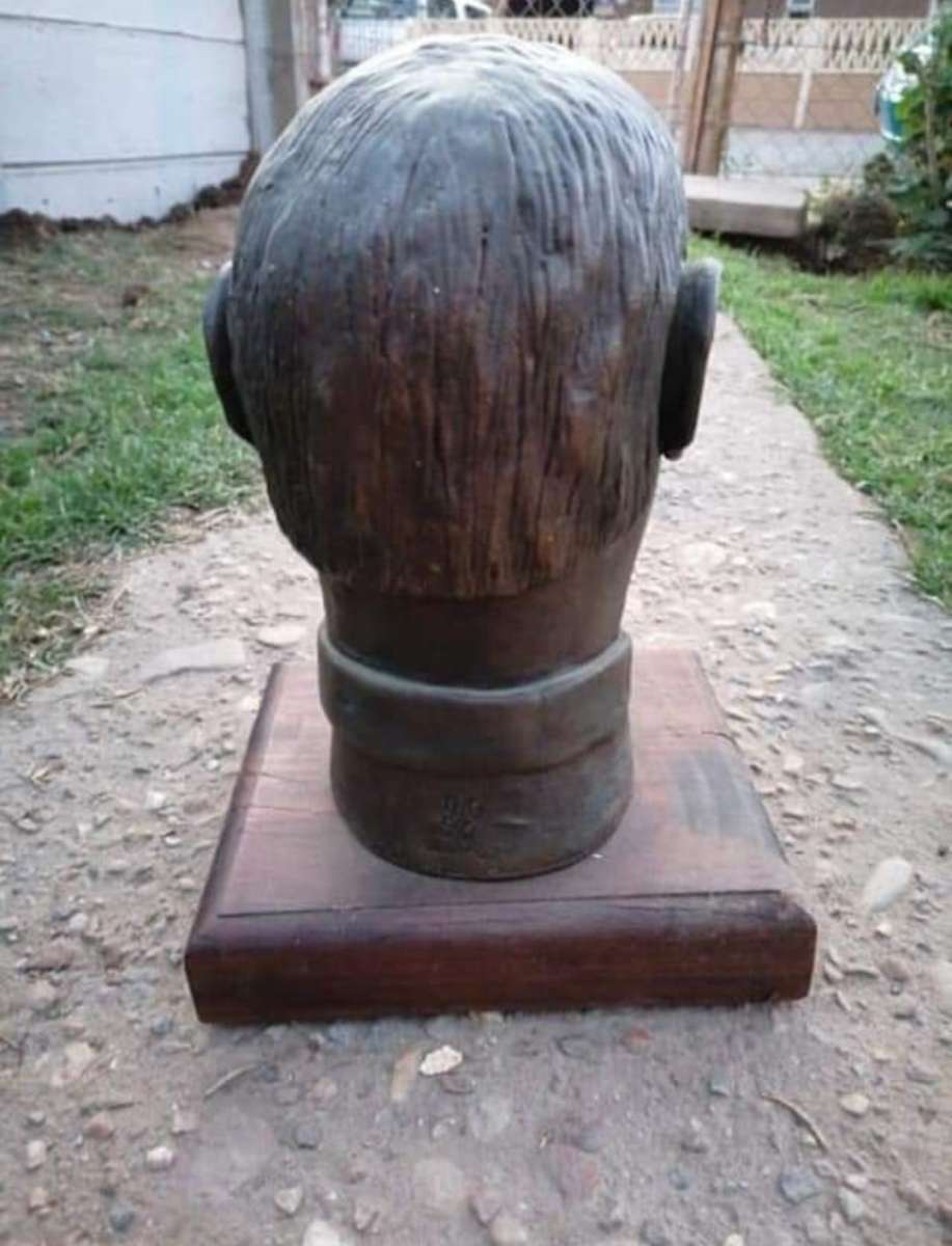 STUNNING LARGE AND HEAVY BRONZE STATUE ON A WOODEN PLINTH - SIGNED `BB` - WEIGHS 11 Kg`s