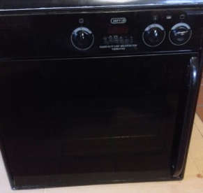 DEFY Petit Chef Eye - Level Oven