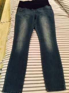 SALE : A Rare Find Stunning, Trendy Maternity Jeans