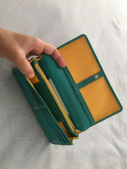 ***VALENTINES DAY SPECIAL - Spoil her with a Geniune Leather JEKYLL & HYDE Wallet - 75% Off ***